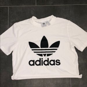 Cropped white Adidas shirt